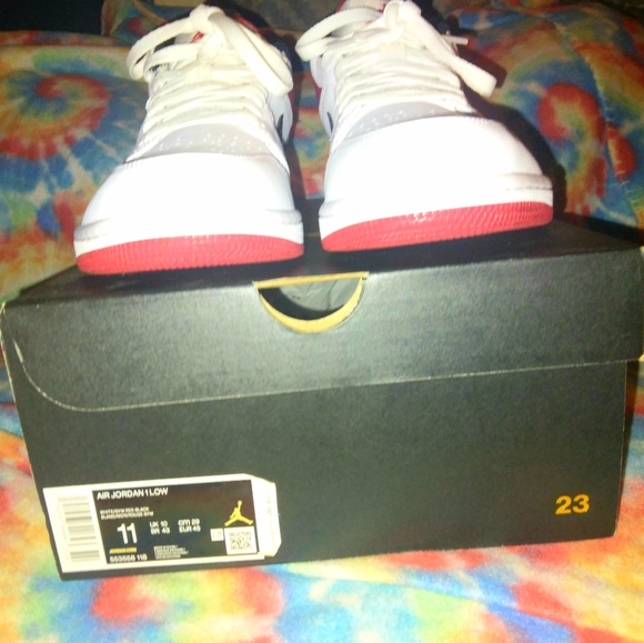 NIB- NIKE Air Jordan 1 low "Chicago" Men's 11 - Picture 4 of 10